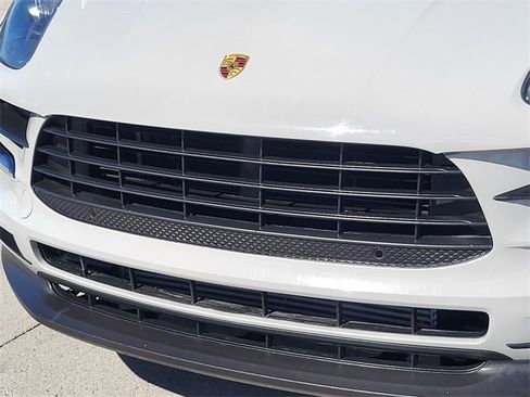 Used 2021 Porsche Macan image 36