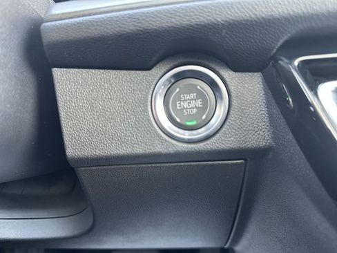 New 2026 Chevrolet Traverse LT w/ Sun and Wheel Package image 18