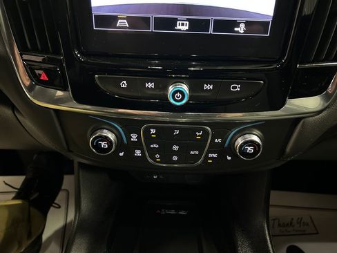 Used 2023 Chevrolet Traverse LT FWD image 19