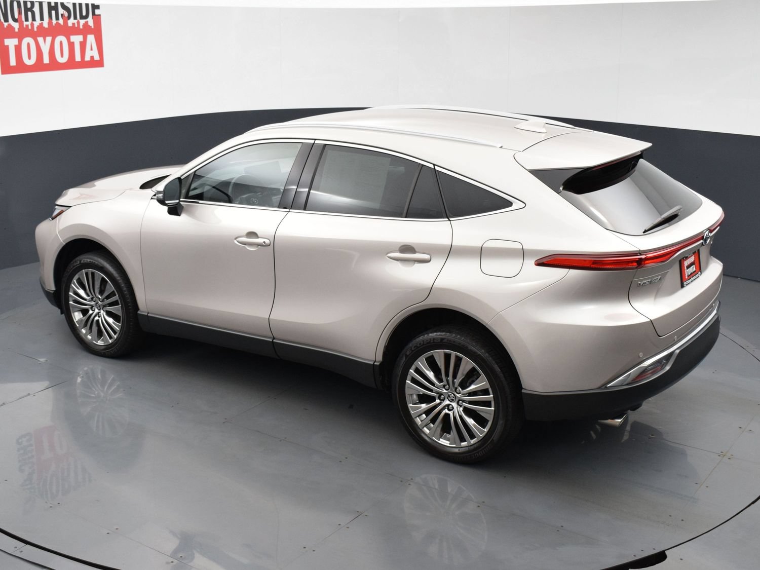 Used 2023 Toyota Venza XLE AWD/4WD image 24