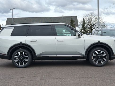 Used 2027 Kia Telluride S w/ Towing Package AWD/4WD image 4