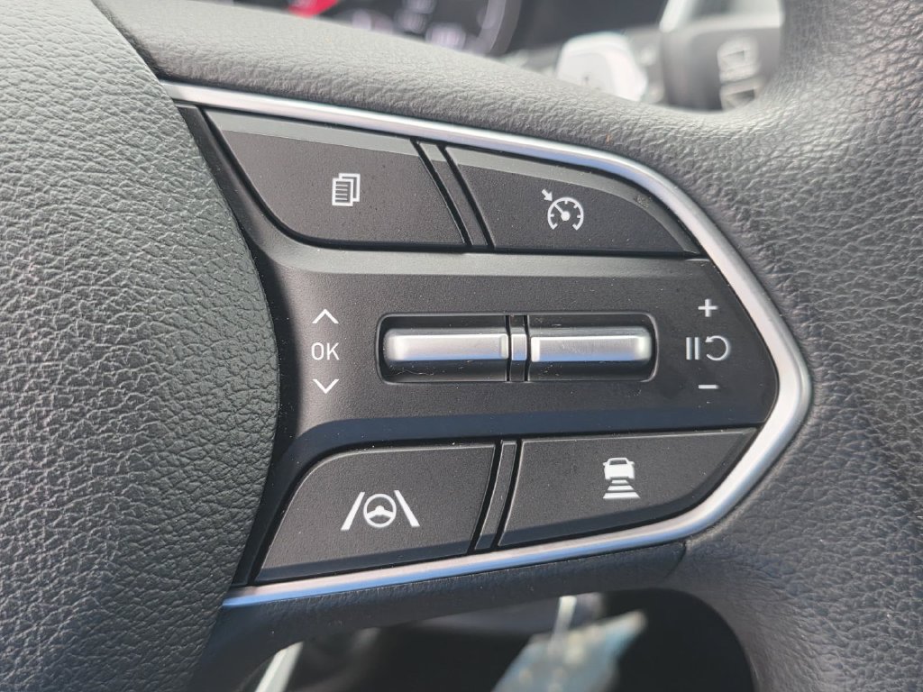 Used 2021 Hyundai Santa Fe SE FWD image 23
