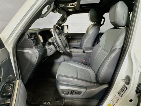 Used 2024 Lexus GX 550 w/ Accessory Package (Z1) AWD/4WD image 20