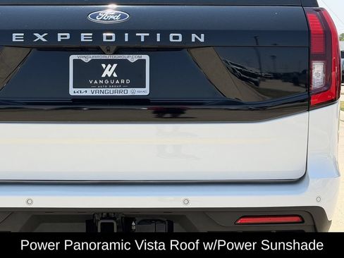 Used 2025 Ford Expedition Active AWD/4WD image 9