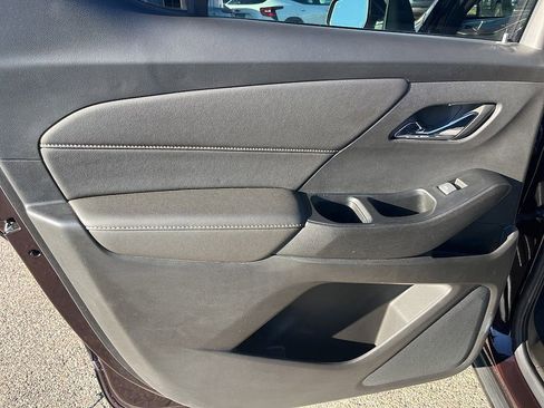 Used 2023 Chevrolet Traverse LT image 49