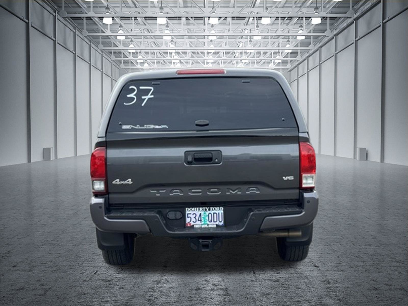 Used 2022 Toyota Tacoma SR5 AWD/4WD image 10