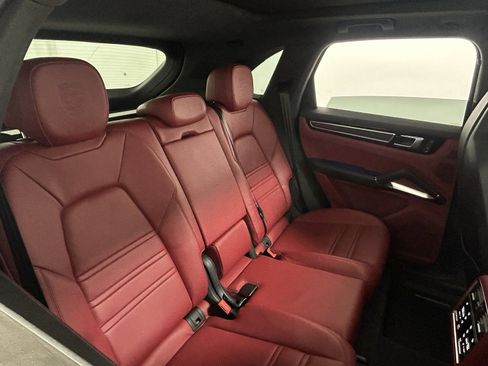 Used 2023 Porsche Cayenne Turbo image 39