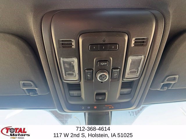 Used 2022 Chevrolet Suburban RST w/ Luxury Package AWD/4WD image 26