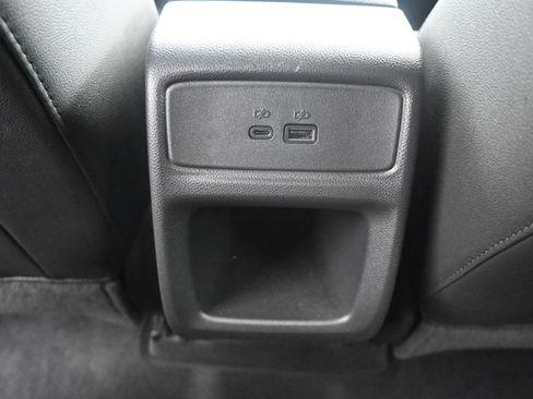 Used 2025 Chevrolet Trax LT w/ LT Convenience Package FWD image 21