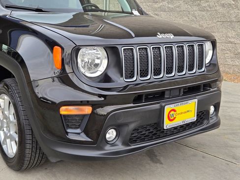 Used 2022 Jeep Renegade Latitude w/ Convenience Group AWD/4WD image 7
