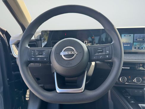 Certified 2025 Nissan Kicks SV AWD/4WD image 14