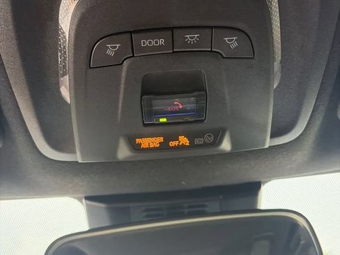 Used 2025 Toyota Corolla SE w/ SE Package FWD image 27