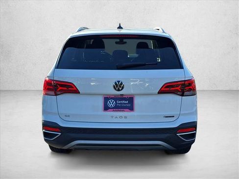 Used 2024 Volkswagen Taos SE image 6