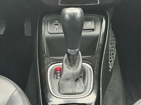 Used 2018 Jeep Compass Latitude FWD image 24