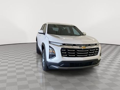 New 2026 Chevrolet Equinox LT w/ Convenience Package II AWD/4WD image 4