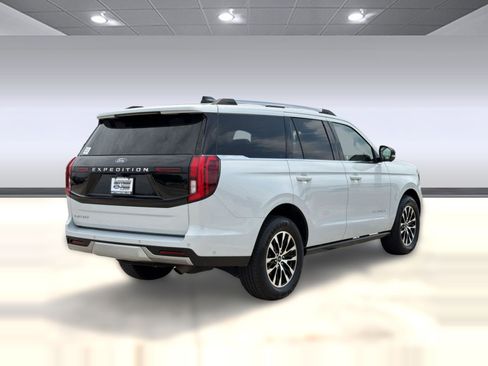 Used 2025 Ford Expedition Platinum AWD/4WD image 9