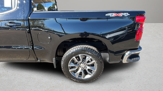 Used 2024 Chevrolet Silverado 1500 LT AWD/4WD image 37
