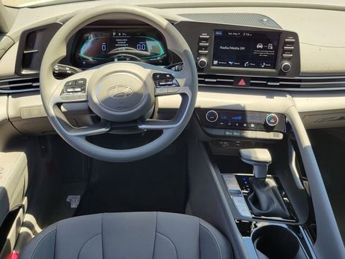 New 2026 Hyundai Elantra Hybrid FWD image 6