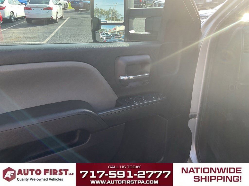 Used 2017 GMC Sierra 3500 4x4 Crew Cab image 9
