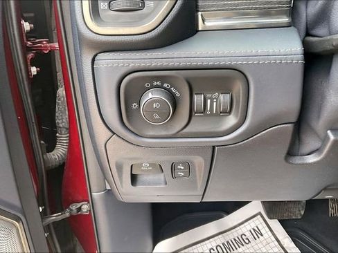 Used 2021 RAM 1500 Limited AWD/4WD image 17