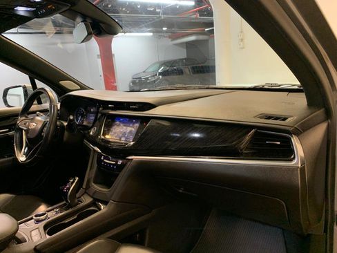 Used 2022 Cadillac XT6 Premium Luxury image 61