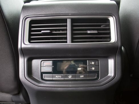 New 2026 Volkswagen Atlas SE image 28