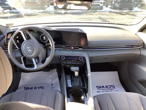 Used 2024 Hyundai Elantra SEL w/ Convenience Package image 10