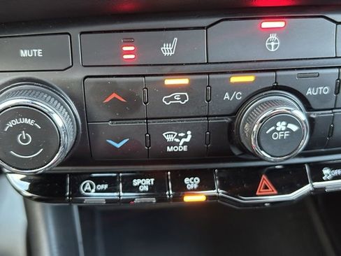 Used 2021 Dodge Durango GT image 34