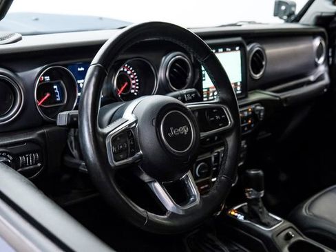 Used 2022 Jeep Gladiator Rubicon w/ Cold Weather Group image 57