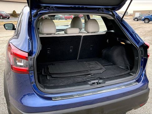 Used 2022 Nissan Rogue Sport SL w/ Premium Package image 19