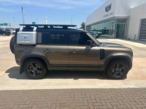 Used 2020 Land Rover Defender 110 HSE AWD/4WD image 4