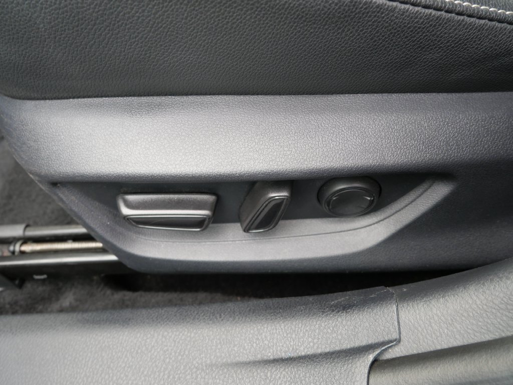 Certified 2025 Toyota Camry SE FWD image 15