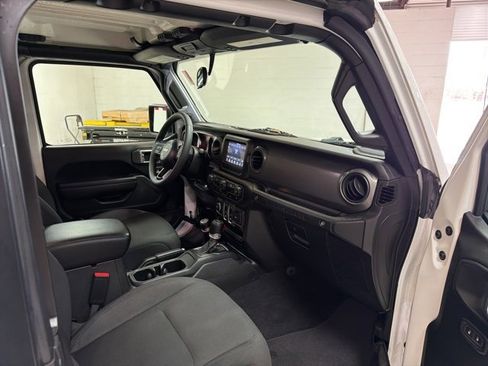 Used 2023 Jeep Wrangler Sport S image 14