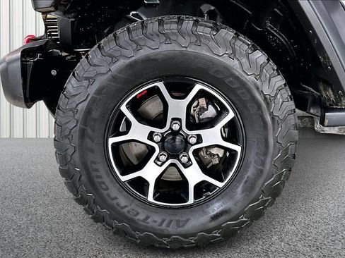 Used 2021 Jeep Wrangler Unlimited Rubicon w/ LED Lighting Group AWD/4WD image 34