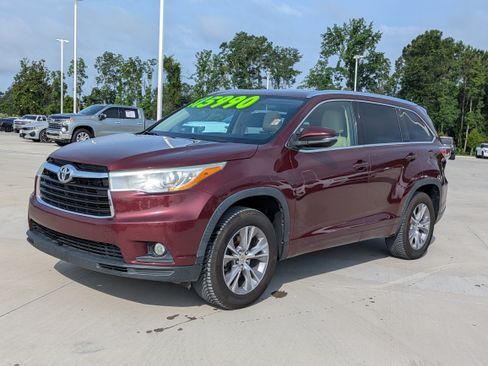 Used 2014 Toyota Highlander XLE FWD image 1