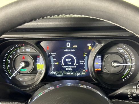 Certified 2025 Jeep Wrangler Unlimited Sahara AWD/4WD image 23
