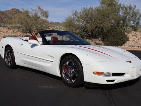 Used 1998 Chevrolet Corvette w/ Performance Handling Pkg image 8