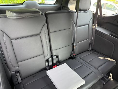 Used 2025 GMC Yukon XL Denali AWD/4WD image 33