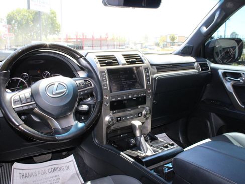 Used 2020 Lexus GX 460 Premium w/ Premium Package AWD/4WD image 19
