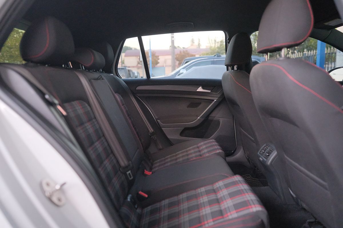 Used 2018 Volkswagen GTI S FWD image 30
