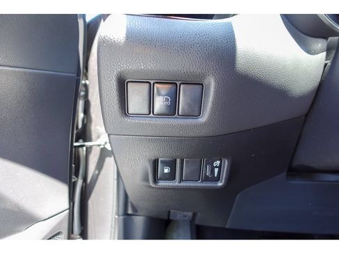 Used 2019 Toyota C-HR XLE FWD image 13