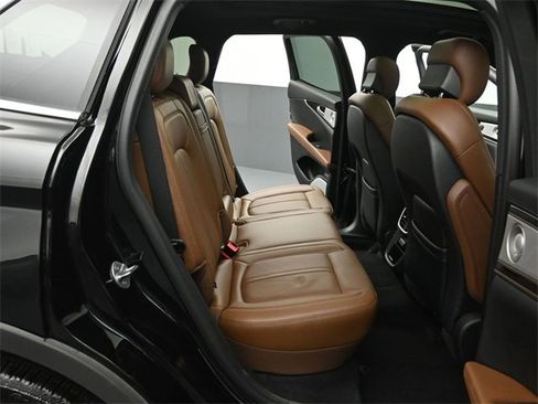 Certified 2023 Lincoln Nautilus Reserve w/ Equipment Group 202A image 26