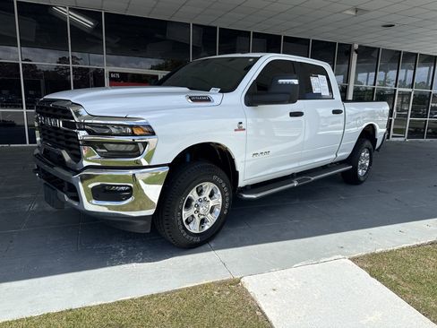 Used 2025 RAM 2500 Big Horn AWD/4WD image 4