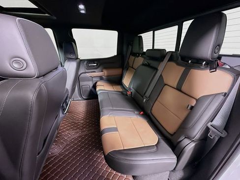 Used 2022 Chevrolet Silverado 1500 High Country w/ Technology Package image 25