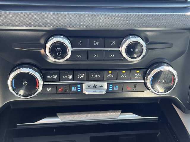 Used 2024 Ford F250 Limited AWD/4WD image 29