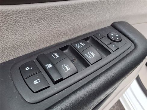 Used 2022 Chrysler Voyager LX FWD image 20