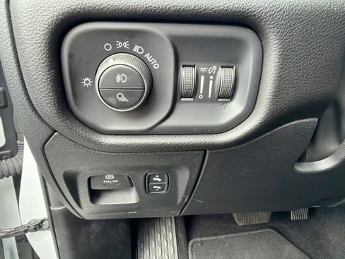 Used 2025 RAM 1500 Big Horn AWD/4WD image 12