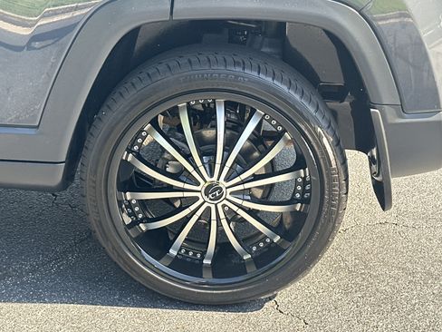 Used 2018 Jeep Compass Limited AWD/4WD image 18