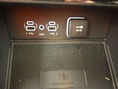 Used 2025 Jeep Grand Cherokee Altitude RWD image 9