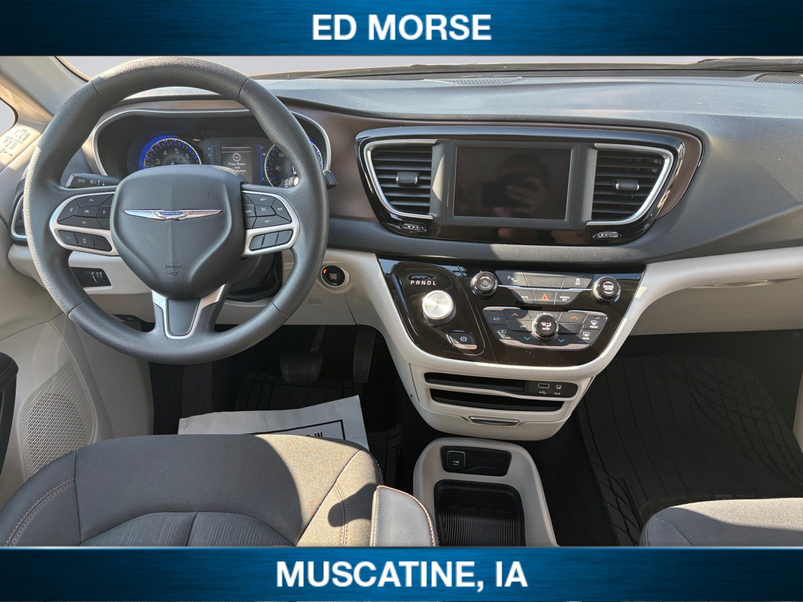 Used 2018 Chrysler Pacifica L FWD image 10